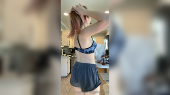 Maggiesprivates Pretty Teen Removes Her Clothes While Dancing OnlyFans Video