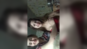 Gorgeous russian girl shows her nice titties on periscope