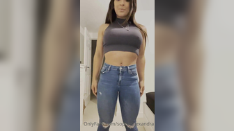 Sophie Alexandra Love to Shows Her Curvy tits and Booty on Cam Onlyfans Video