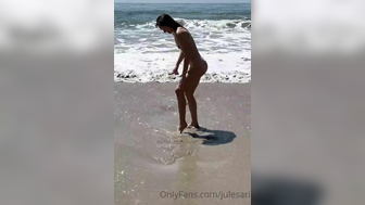 Julesari Naughty Petite Dancing Naked at Public Beach Onlyfans Video