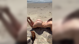 Julesari Super Hot Babe Laying On Beach While Naked OnlyFans Video